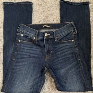 Express barely boot dark wash jeans size 2 Short